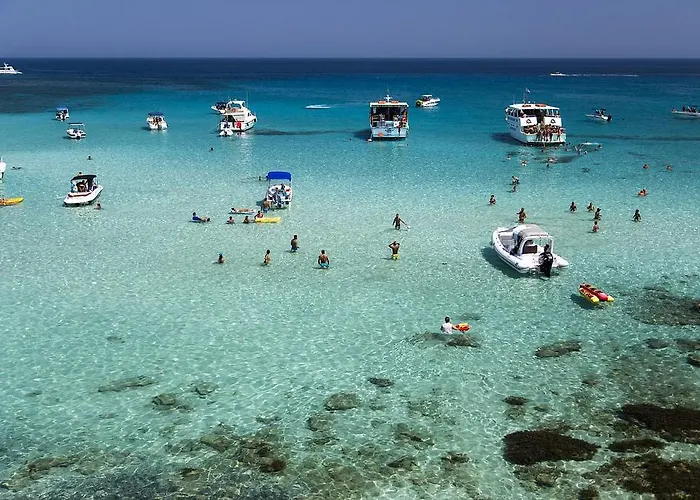 Pergia Latchi Πόλη